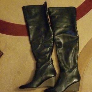 BOUTIQUE 9 BTCYRILL Black Leather Over Knee boots